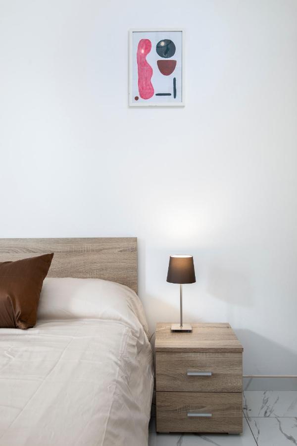 Sea View 2 Bedrooms 2 Bathrooms, 2 Minutes Away From The Sea * St. Julian's