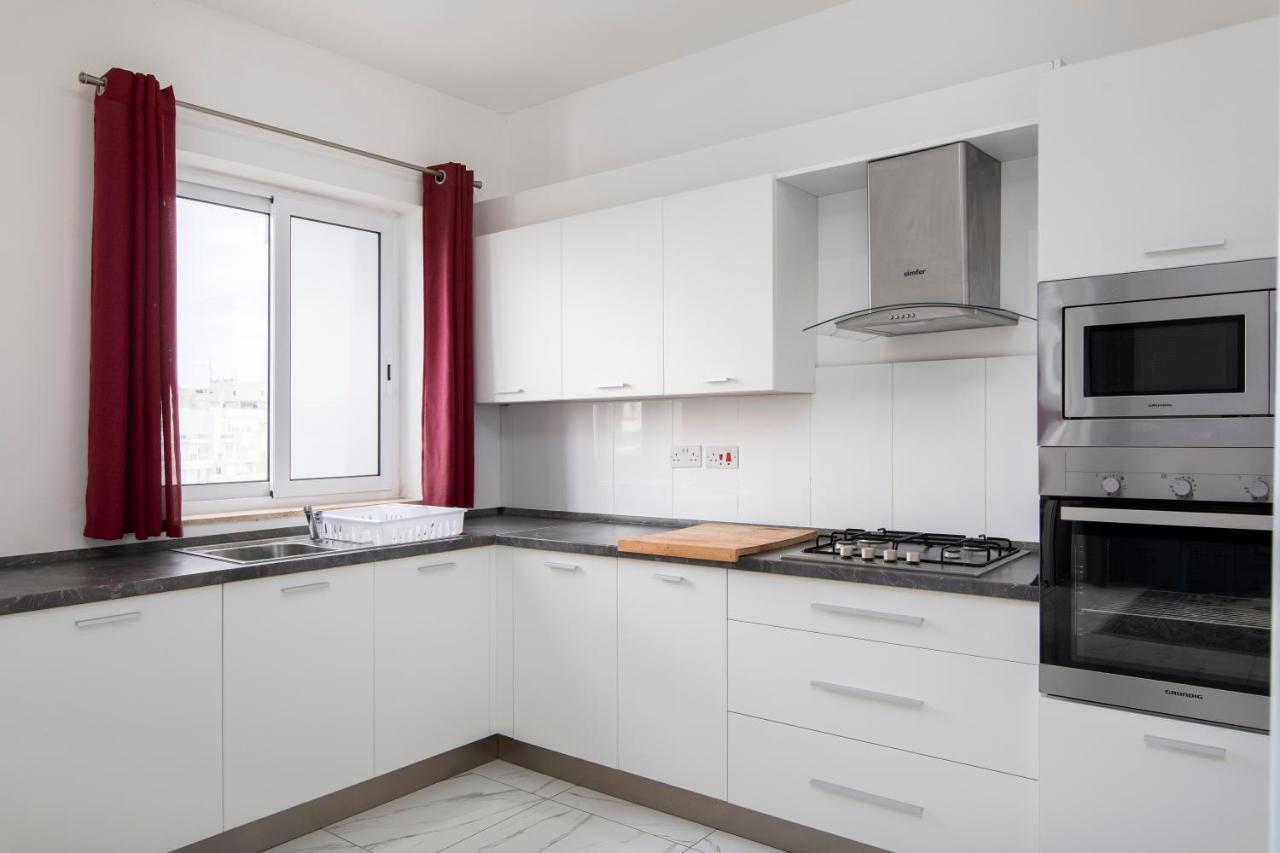 Sea View 2 Bedrooms 2 Bathrooms, 2 Minutes Away From The Sea Appartamento